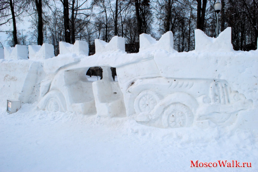Автомобиль из снега